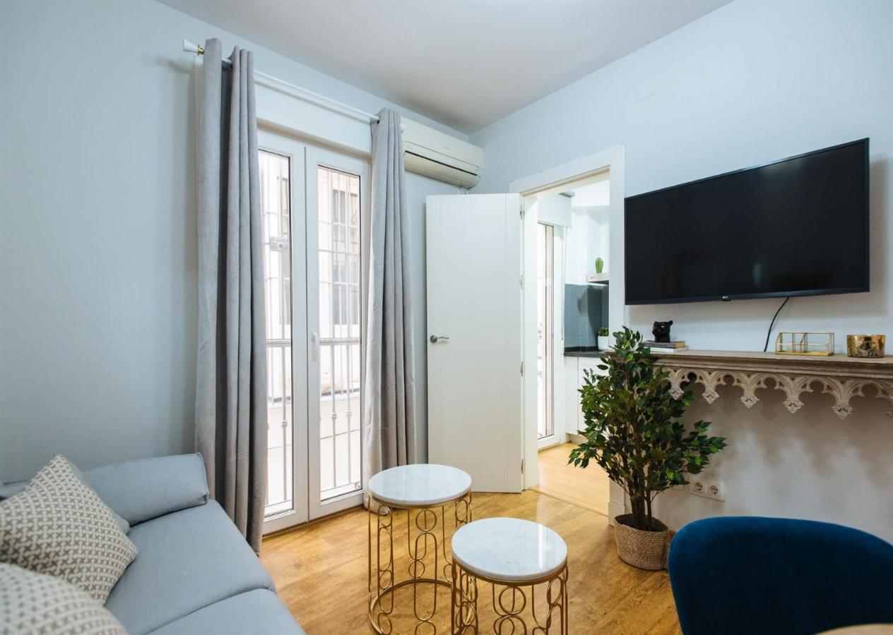 Feijoo Suite Apartment Севиля Екстериор снимка