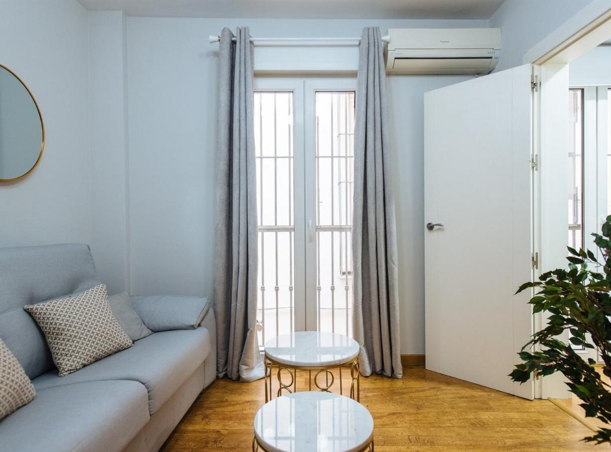 Feijoo Suite Apartment Севиля Екстериор снимка